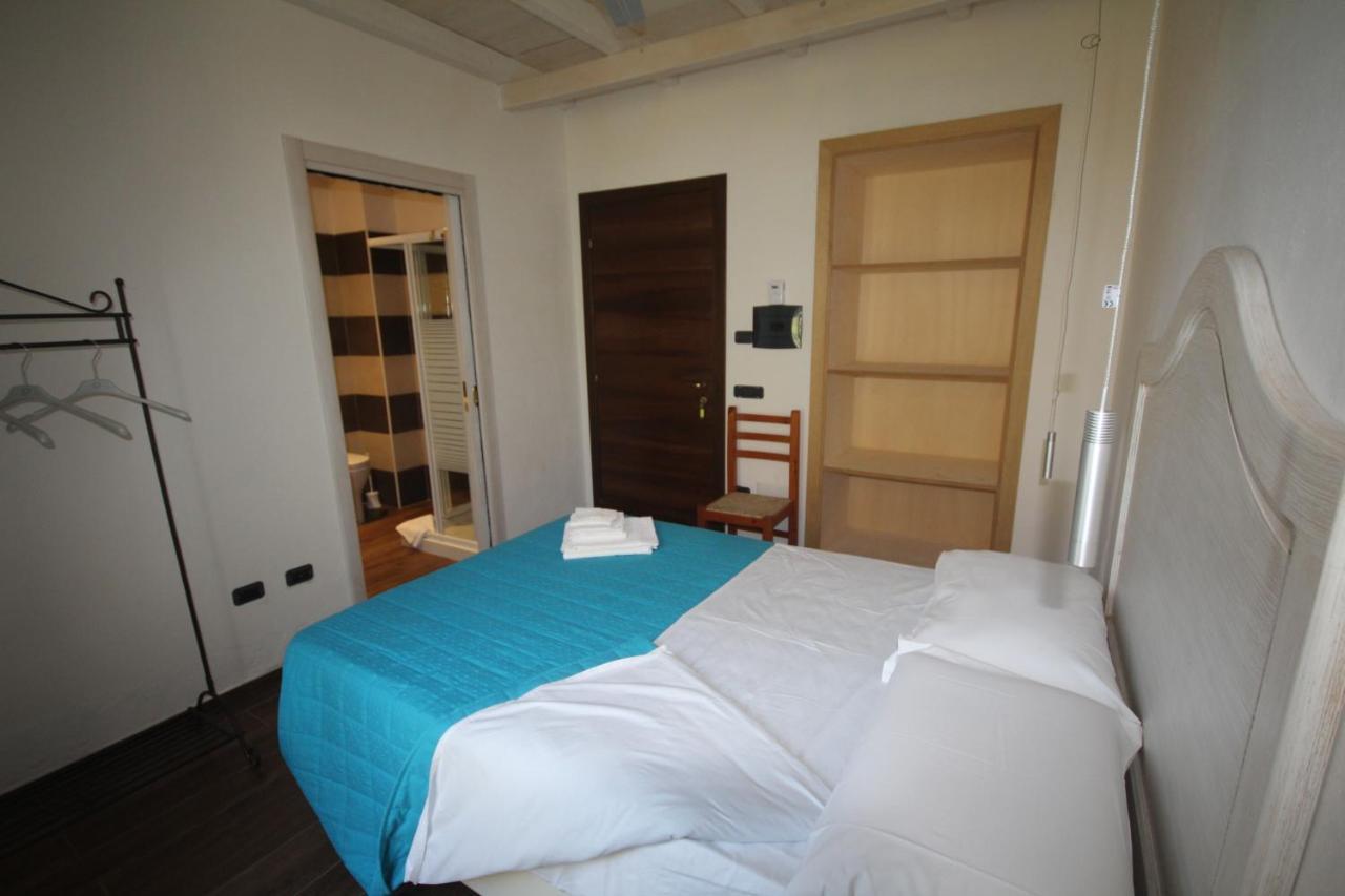 Villa La Conchiglia Rooms Cala Liberotto Εξωτερικό φωτογραφία