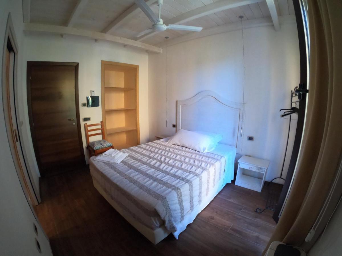 Villa La Conchiglia Rooms Cala Liberotto Εξωτερικό φωτογραφία