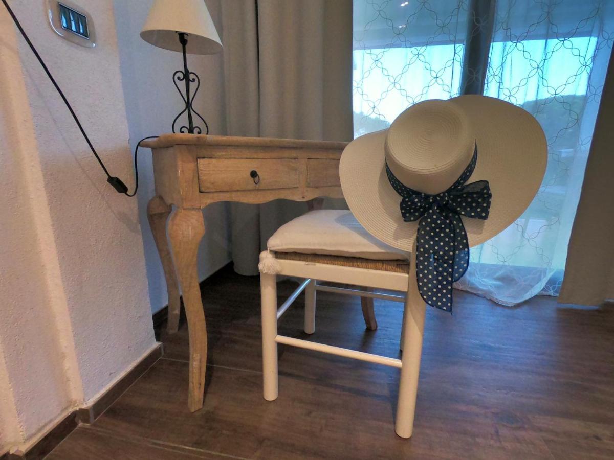 Villa La Conchiglia Rooms Cala Liberotto Εξωτερικό φωτογραφία