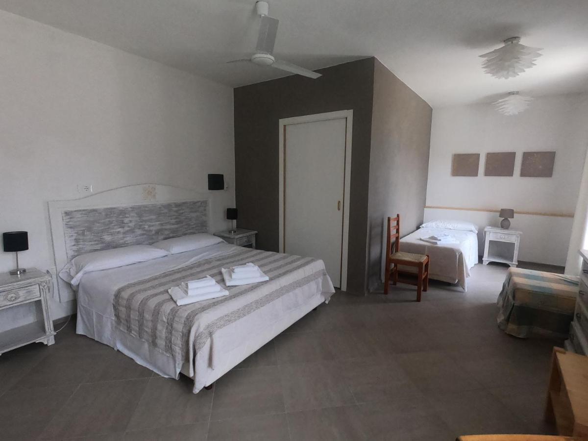 Villa La Conchiglia Rooms Cala Liberotto Εξωτερικό φωτογραφία