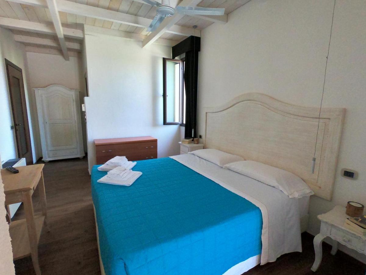 Villa La Conchiglia Rooms Cala Liberotto Εξωτερικό φωτογραφία