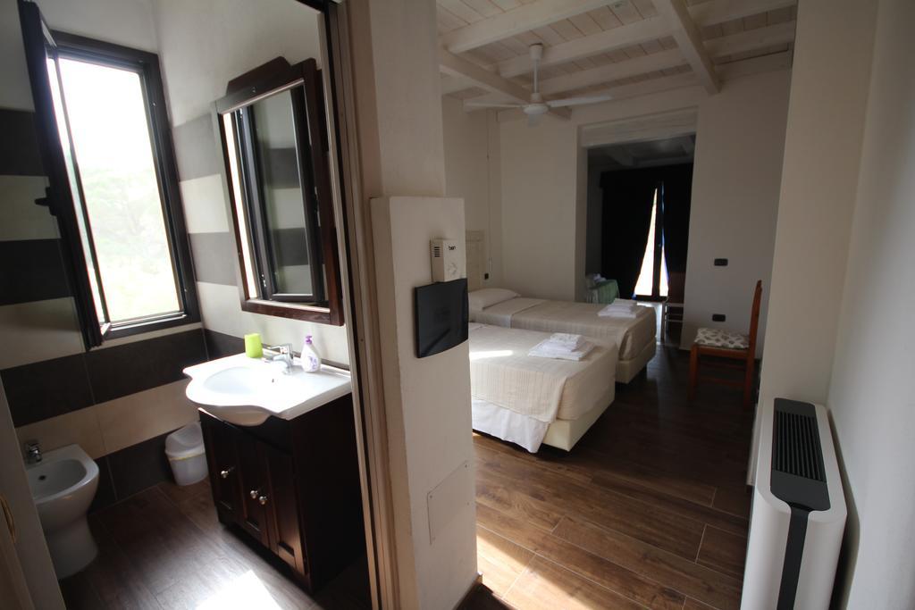 Villa La Conchiglia Rooms Cala Liberotto Εξωτερικό φωτογραφία